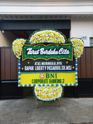 Papan Bunga Duka di Tampan