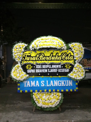 Papan Bunga Duka di Tampan